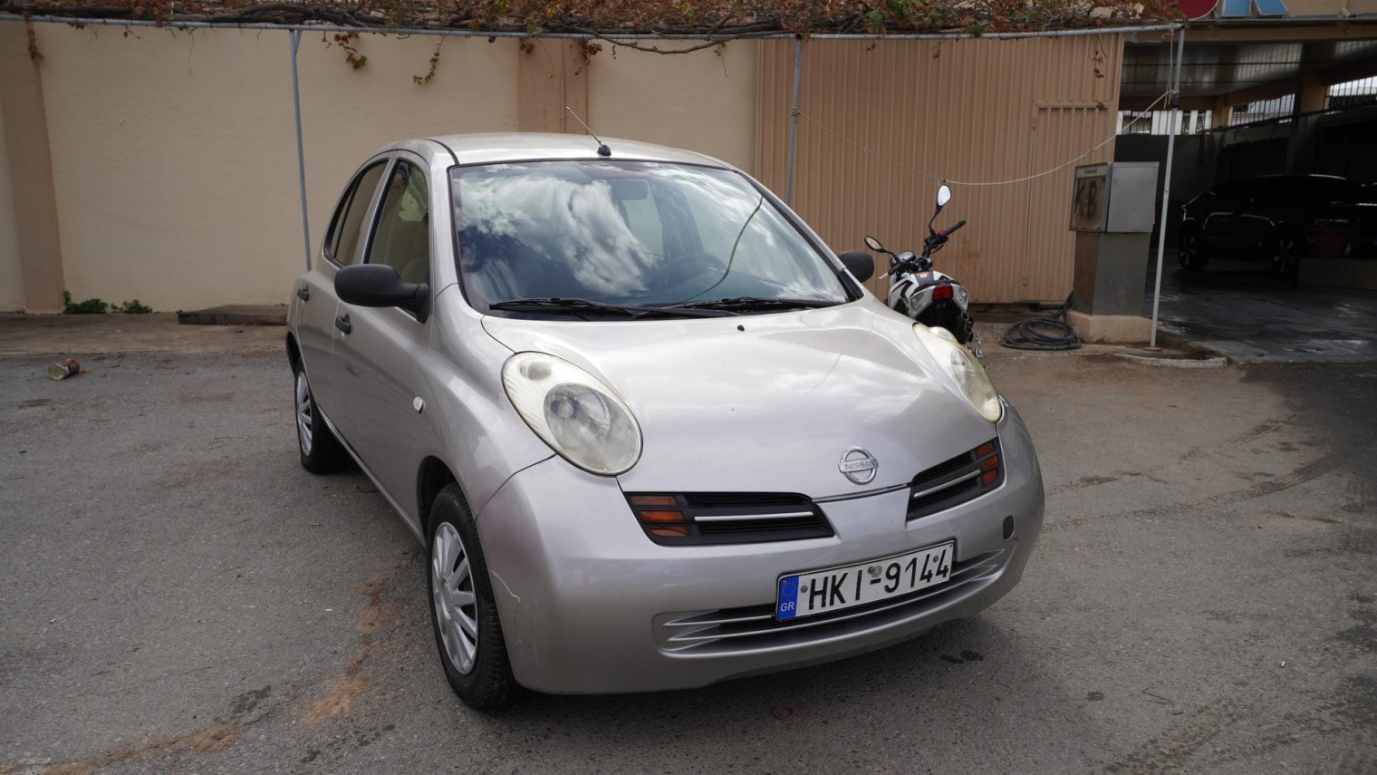 Nissan Micra ασημί