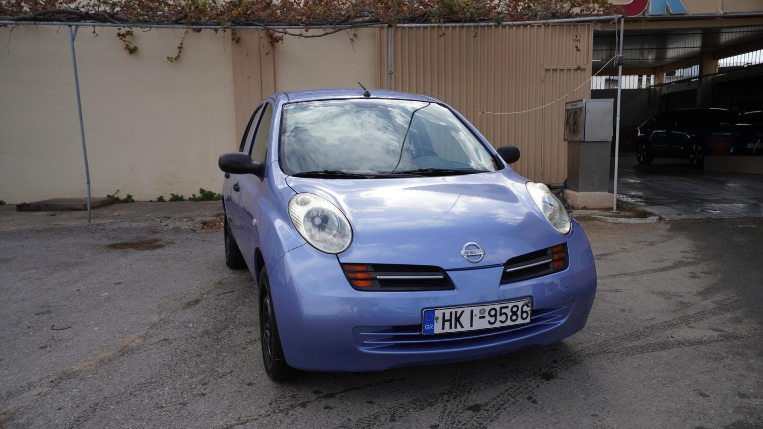 Nissan Micra μπλέ